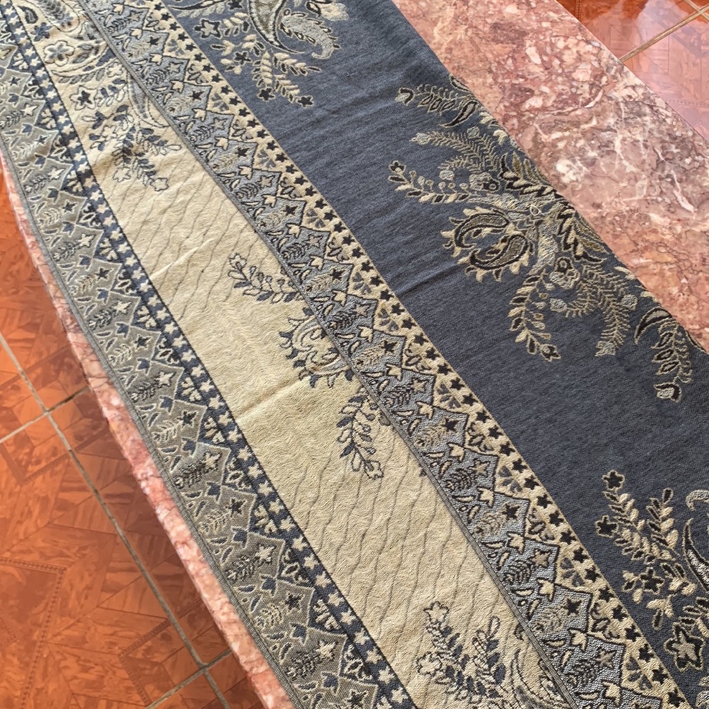 Womens paisley shawl - Picture 4 of 10